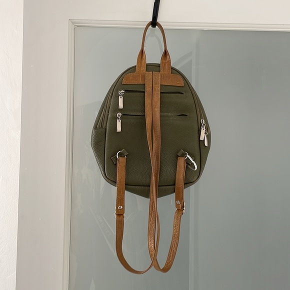 Green Maggie & Rossetto leather backpack - Picture 3 of 5